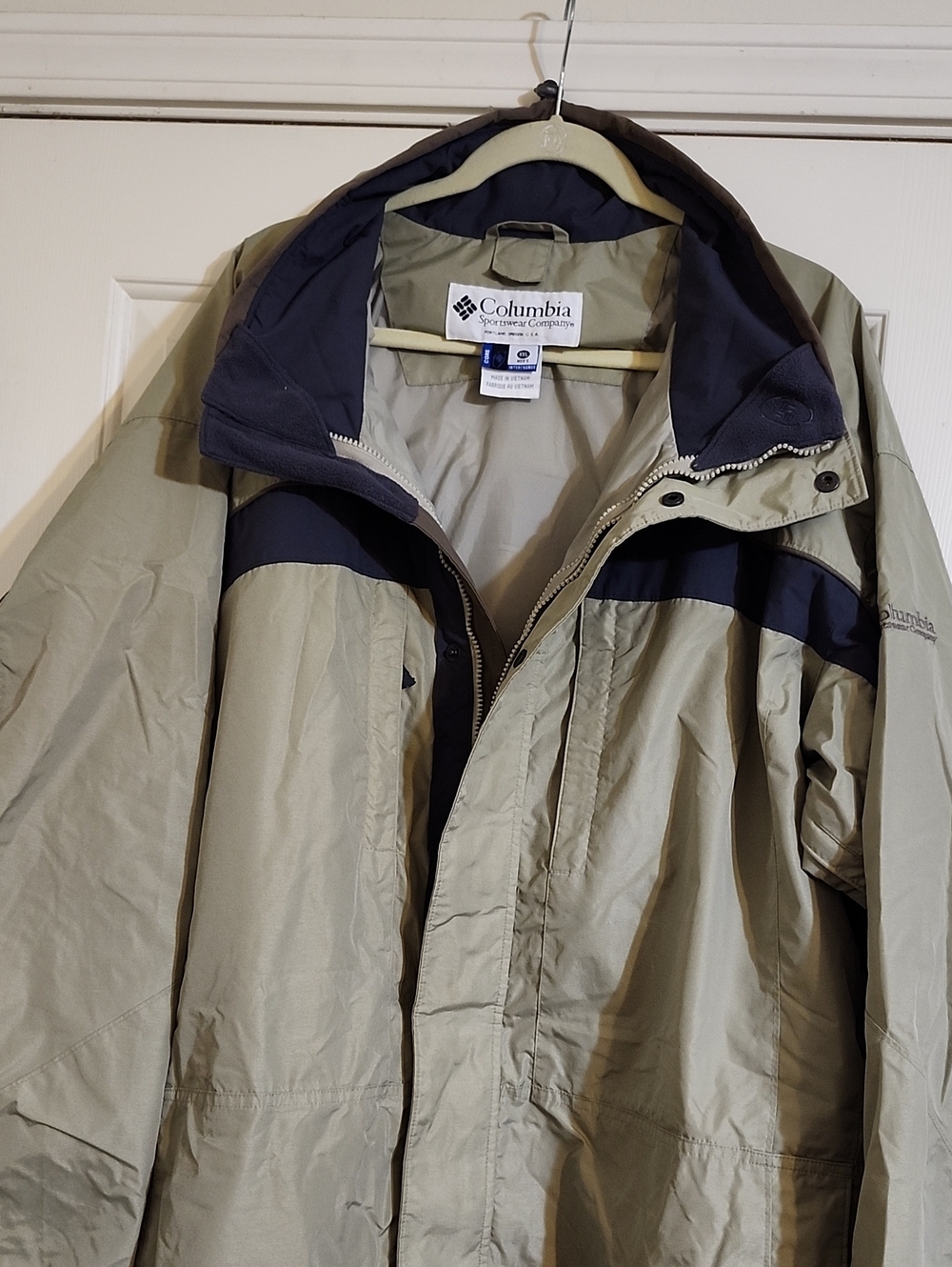 Columbia Men's Tan and Navy Hooded Rain Jacket XXL